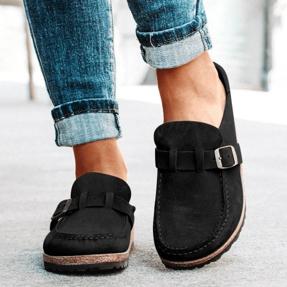 Bequeme Memory-Foam-Slipper mit Schnallendetail für Damen