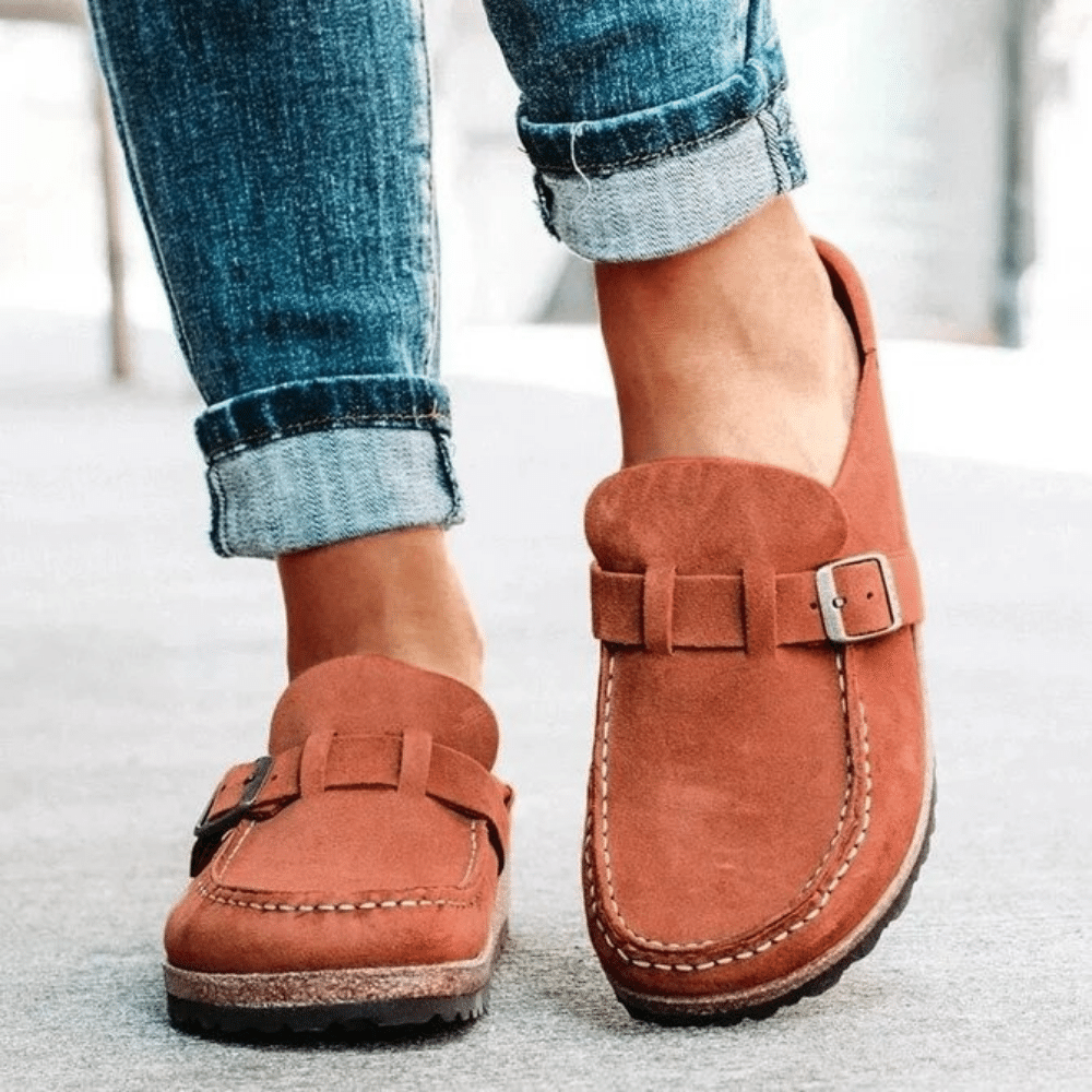 Bequeme Memory-Foam-Slipper mit Schnallendetail für Damen