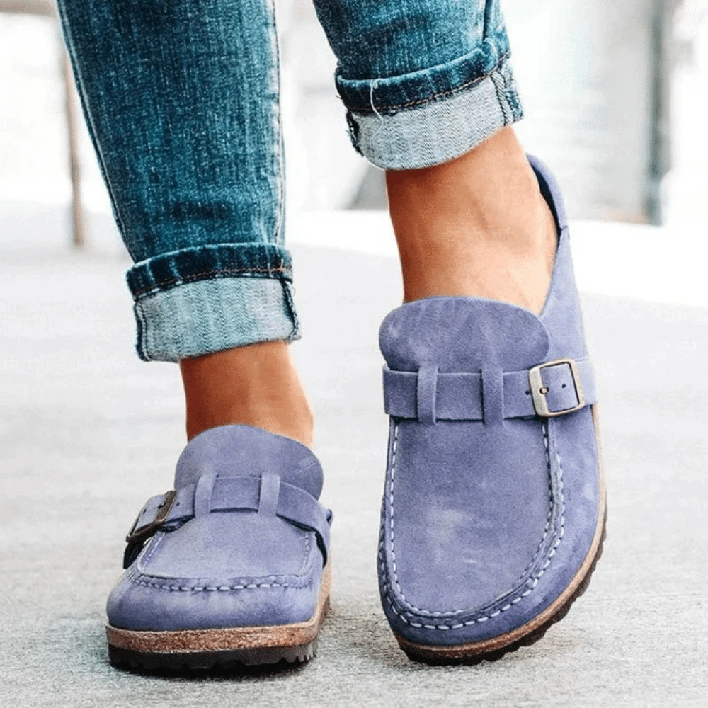Bequeme Memory-Foam-Slipper mit Schnallendetail für Damen