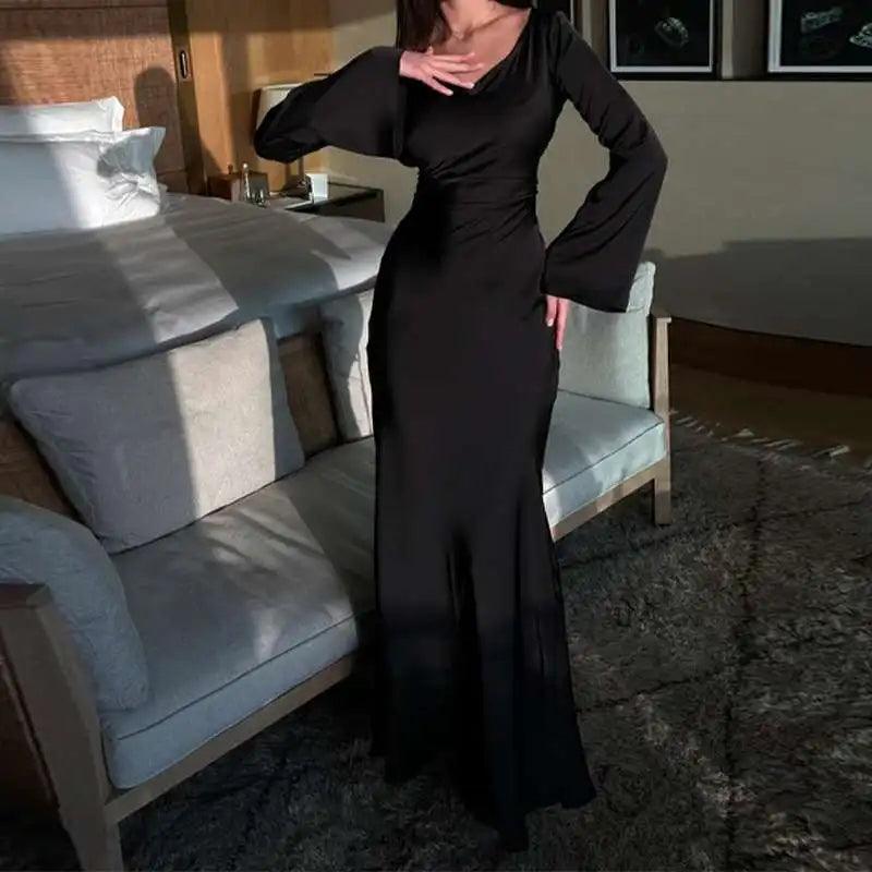 Elegantes Satin-Maxikleid mit ausgestellten Ärmeln für Damen
