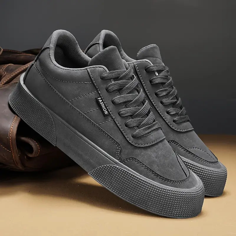 Herren Minimalistische Sneakers - Schnürung & Dicke Sohle