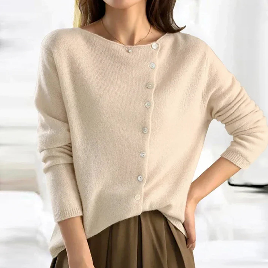 Weiche Strickjacke für Damen - Asymmetrisches Knopfdetail