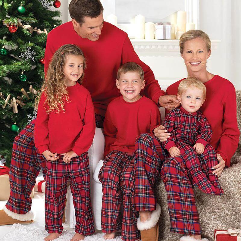 Familien Pyjama Set Weihnachten - Unifarbenes Oberteil und Karierte Hosen