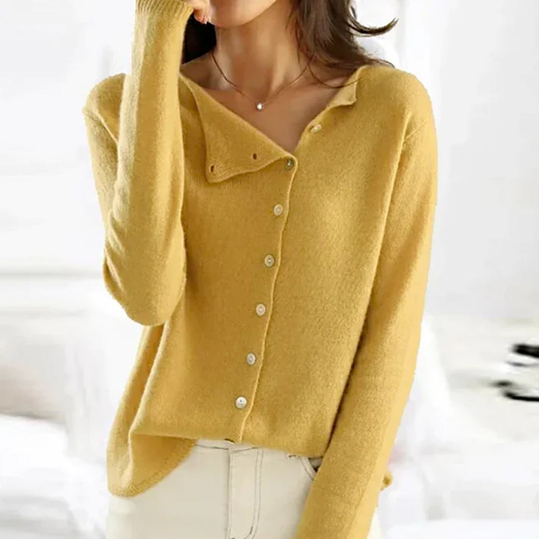 Weiche Strickjacke für Damen - Asymmetrisches Knopfdetail