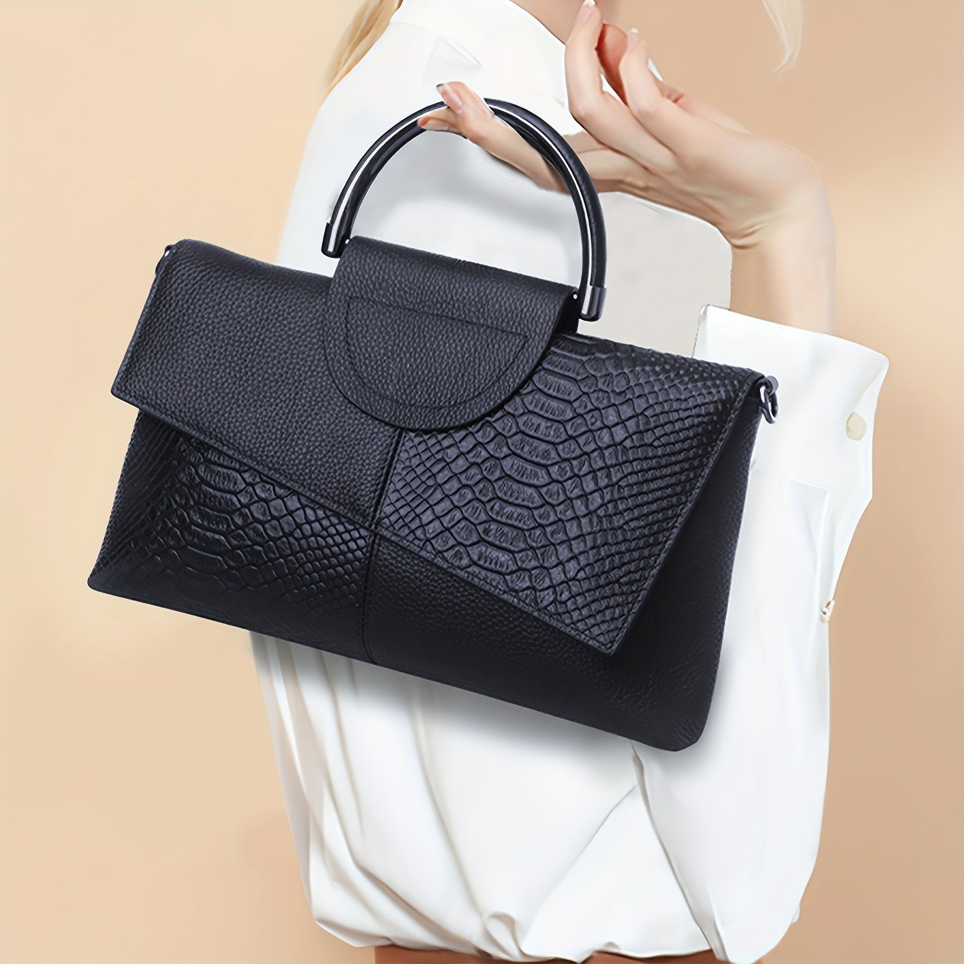 Damen Schwarze Crossbody Bag - Krokodil-Klappe & Tragegriff